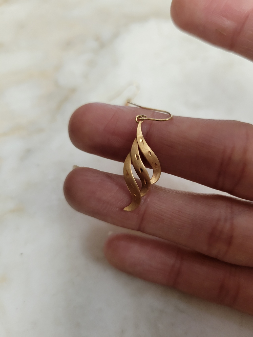 14kt Swirl Gold Dangle Womens EARRINGS Read Discription 0.7 Grams - Picture 5 of 14